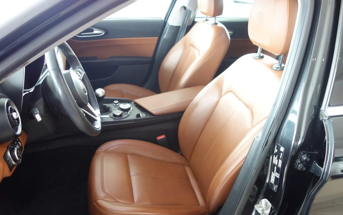 Alfa Romeo Giulia cena 78900 przebieg: 90190, rok produkcji 2016 z Włodawa małe 254